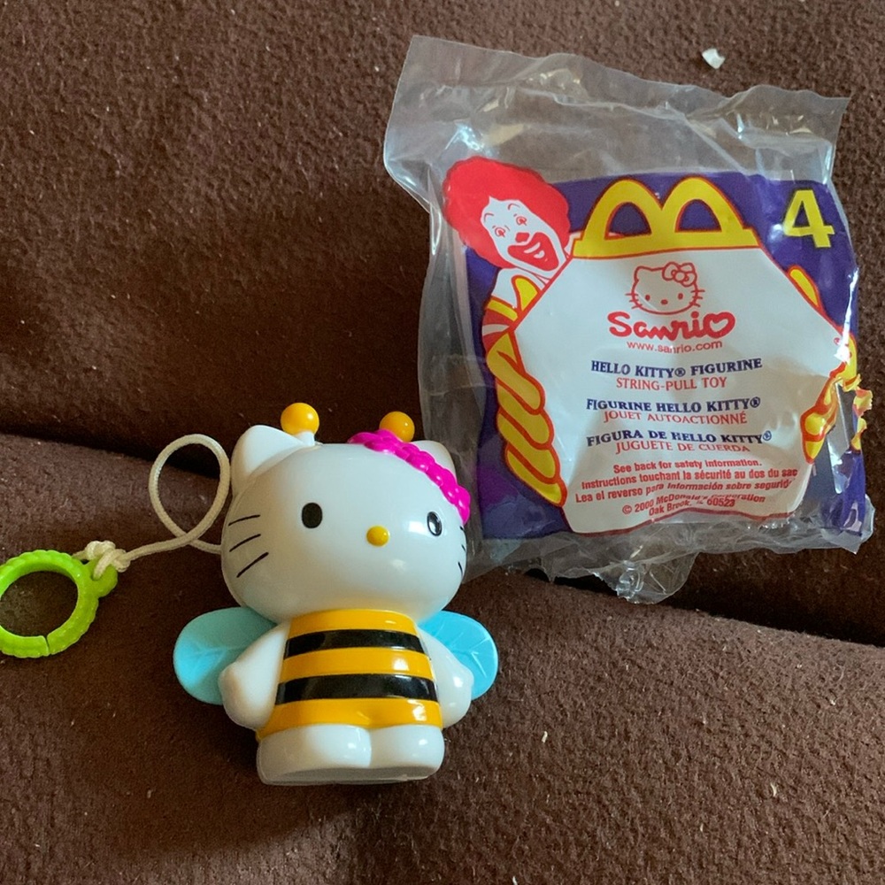 2000 Sanrio Hello Kitty hee on string from McDonald’s - Picture 1 of 4
